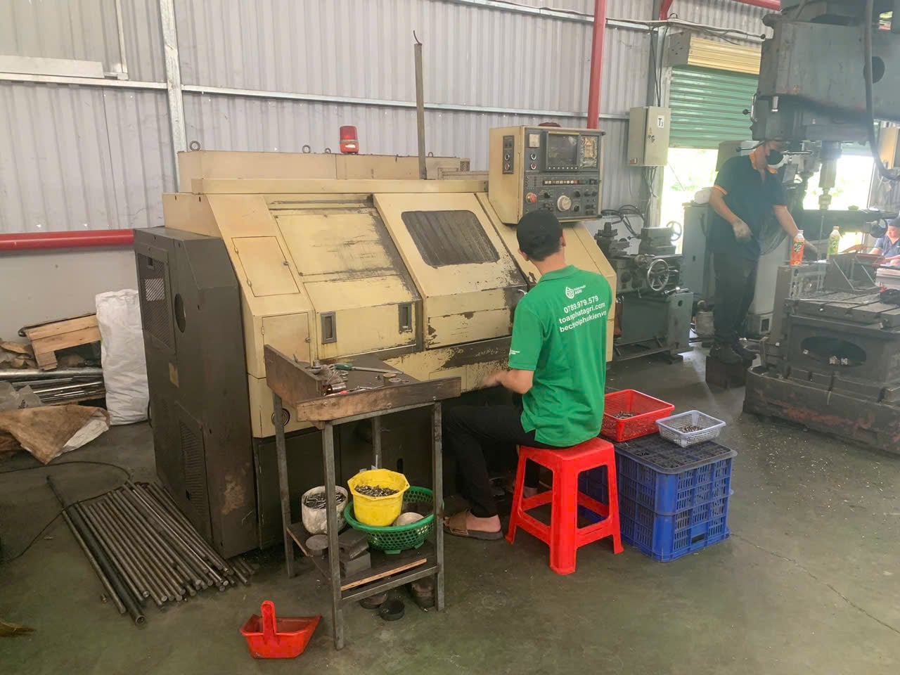 CNC lathing machine 2
